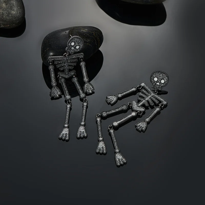 

Sweet and cool dark full diamond skull head funny earrings Gothic Halloween punk earrings earrings jewelry wholesale