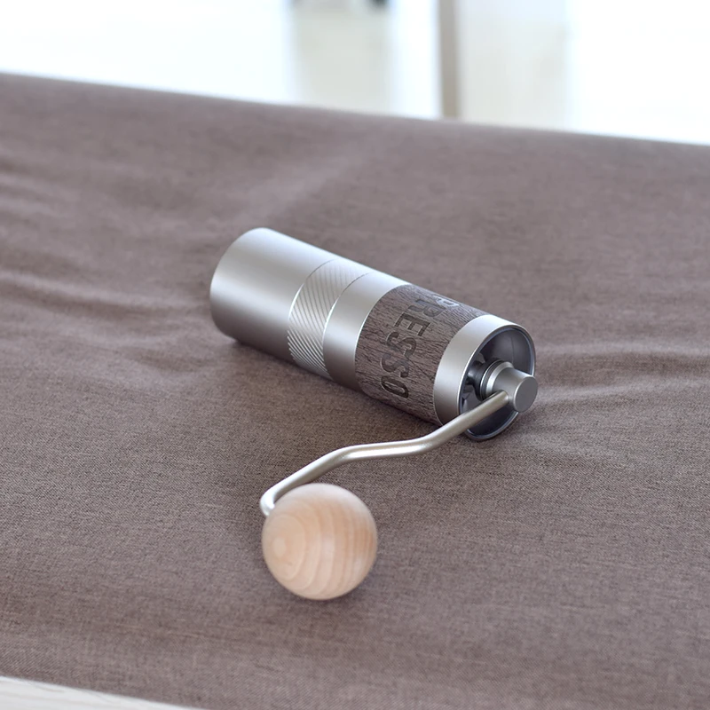

1 MINI Manual Coffee Grinder Q2series Portable coffee mill Easy disassembly for cleaning 420stainless steel burr