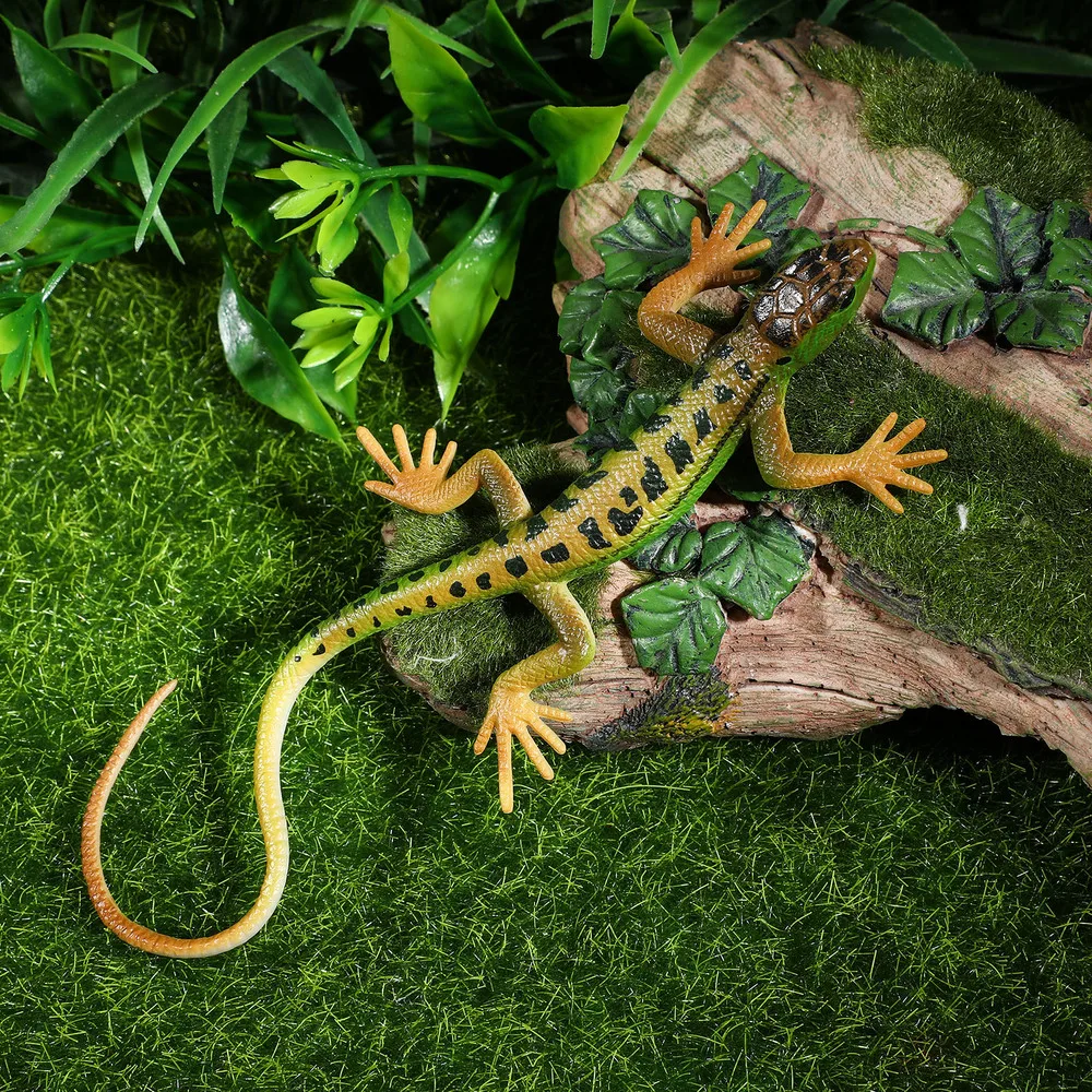 

NUOBESTY 2pcs Reptile Lizard Figures Mini Lizards Rainforest Lizards for Scaring Kids and Adults
