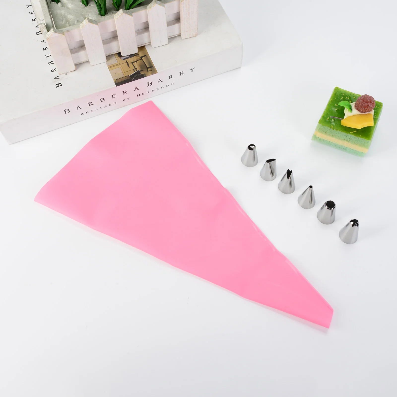 

8pcs Silk Flower Tool Fondant Baking Pastry Bag Nozzle Set Stainless Steel Icing Cream Tips Reusable Kitchen DIY Cake Decoration