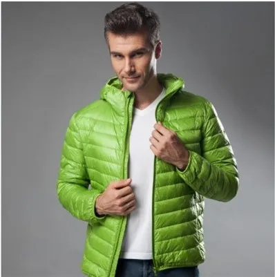 Зеленый Men's Hooded Jackets Light Thin Warm Duck Down Filler Autumn Winter Male Loose Coats Plus Size 4XL 5XL 6XL for Weight:50-145kg - Цвет: Зеленый