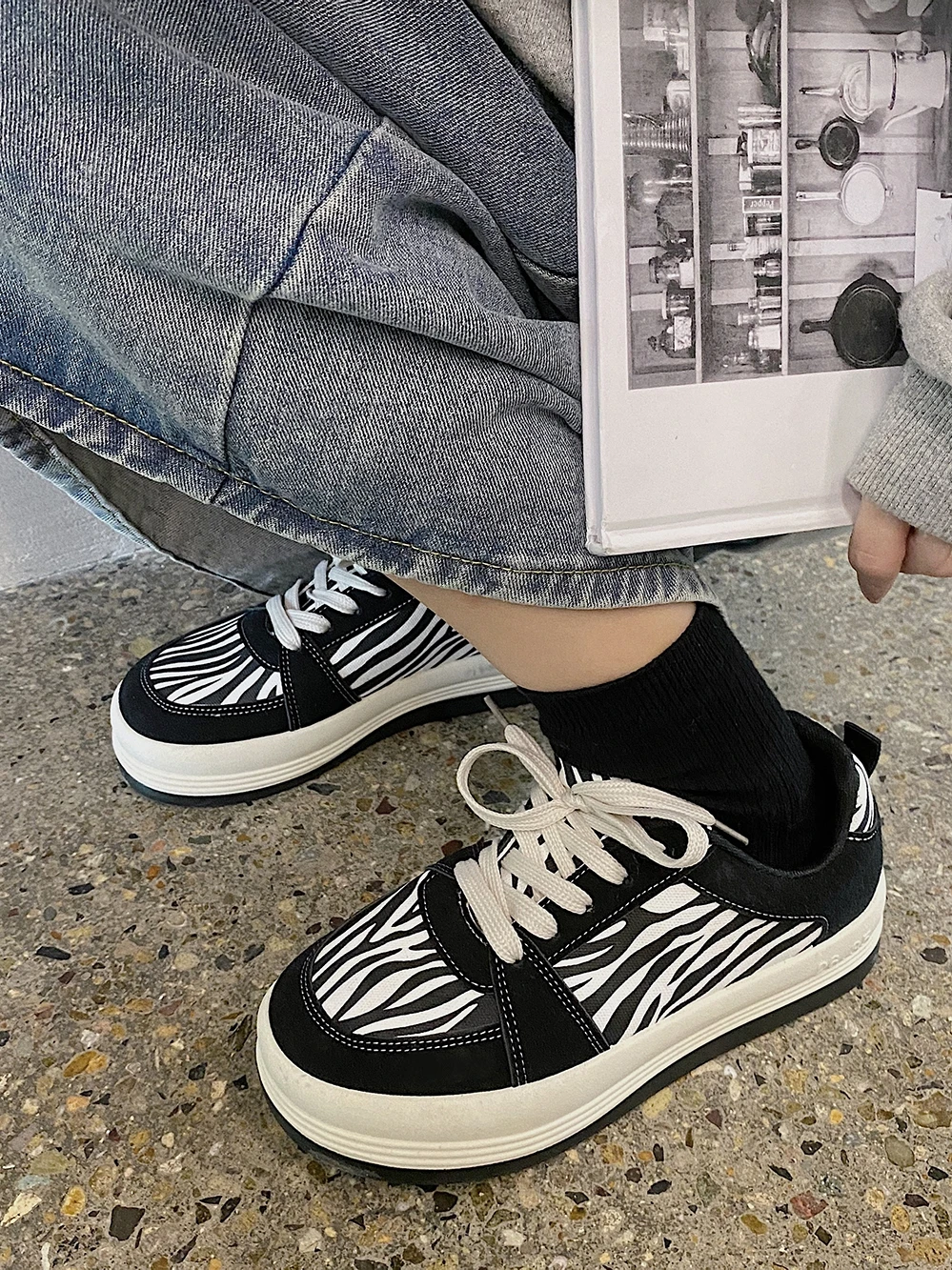 

Zebra pattern board shoes women's spring 2021 new Harajuku port style thick-soled casual shoes comfortable and breathable.