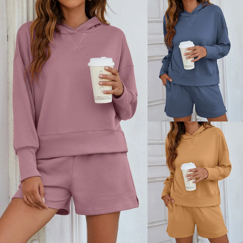 

Hoodies & Sweatshirts