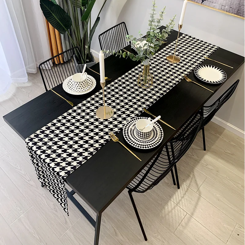 

Classic Light Luxury Houndstooth Table Runner Home Fabric Dining Room Dining Table DecorationTV Table Mat Coffee Table Place Mat