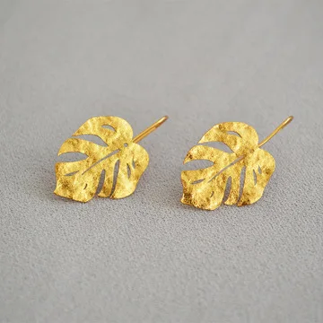 

European American fashion frosted grain sense retro gold leaf Hollow personality temperament versatile hook earrings pendientes