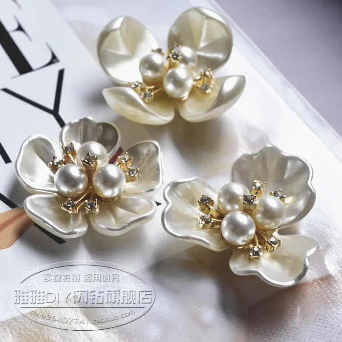 

1pcs Pearl alloy inlaid with diamond flower plate DIY clothing sewing supplies / hot drill