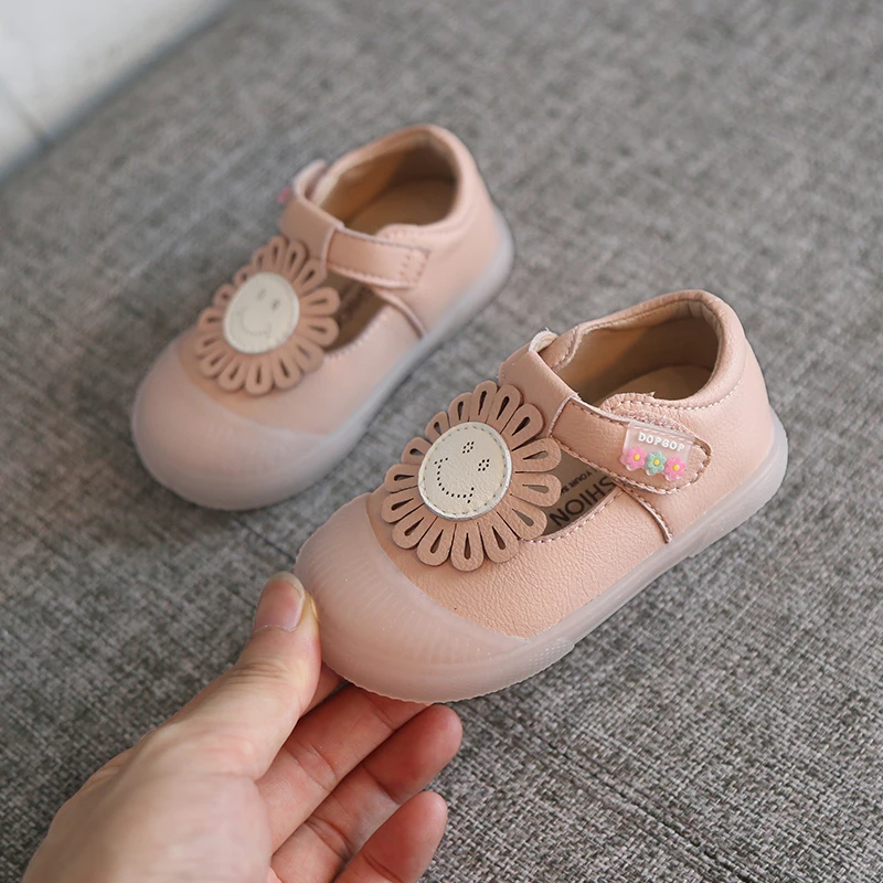 Туфли для маленьких девочек дышащие Нескользящие кожаные туфли с цветами на