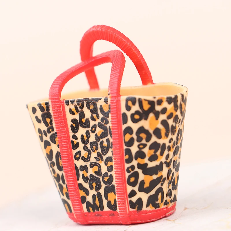 

2pcs 1:6 1:12 Dollhouse Miniature Decor Dollhouse Fashion Handbag Carrying Bag Doll Accessories