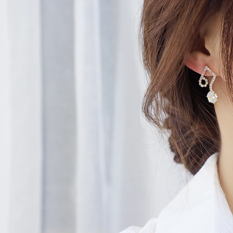 

Ins Hot Sale Super Shine Pave Zircon Note Earring for Women AAA Cubic Zirconia Trendy Dazzling Stud Earrings Wedding Jewelry