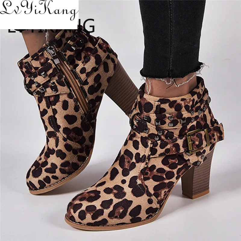 Женские ботинки на молнии с заклепками замшевые ботильоны хлопковым утеплителем