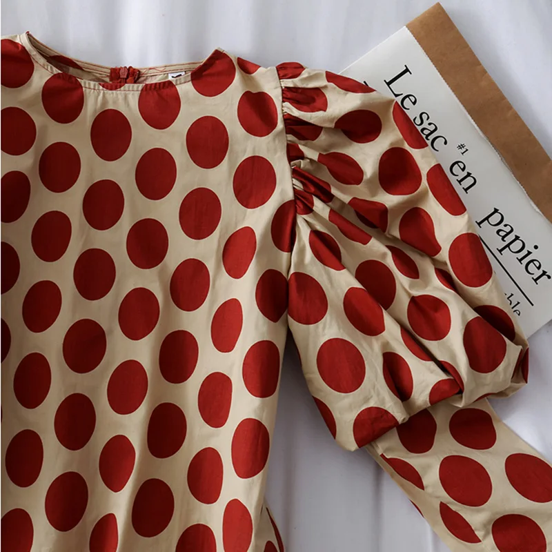 Женская блузка в горошек элегантная офисная с длинным рукавом и круглым вырезом