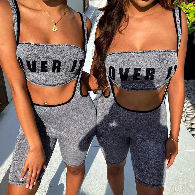 

Летний стиль, без бретелек, с буквенным принтом, серый топ на бретелях, однотонный, с вырезами, боди, комплект из двух предметов, уличная одеж...