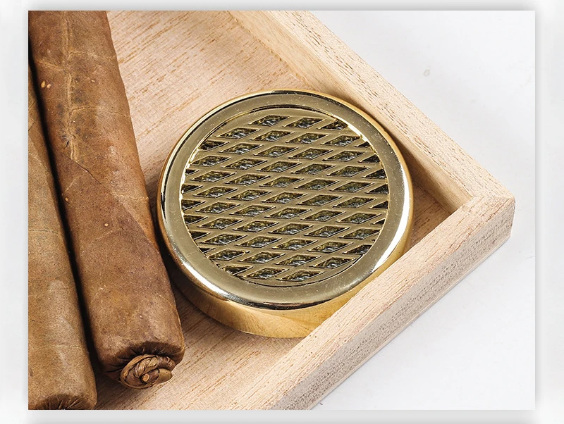 

1 Pc Round Plastic Cigar Humidifier Portable Humidor Gadgets 3 Color Cigarette Cigar Humidifier Smoking Accessories 58*18mm