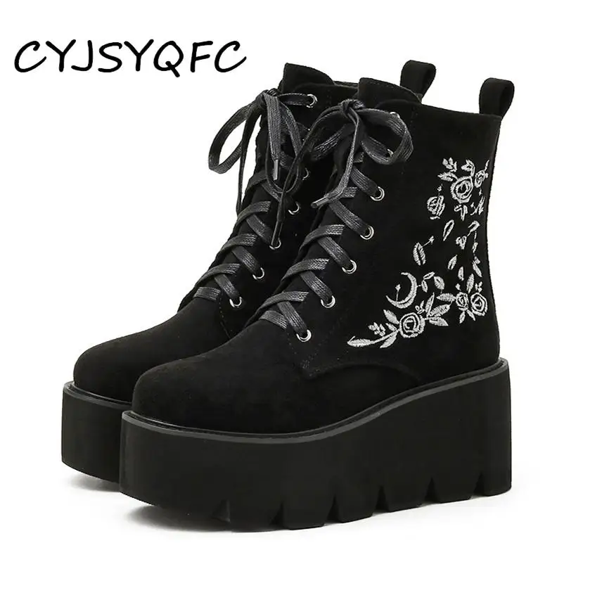 

CYJSYQFC Flower Embroidery Platform Boots Chunky Heel Punk Suede Leather Women Goth Shoes Party Lace Up Thick Bottom Ankle Boots