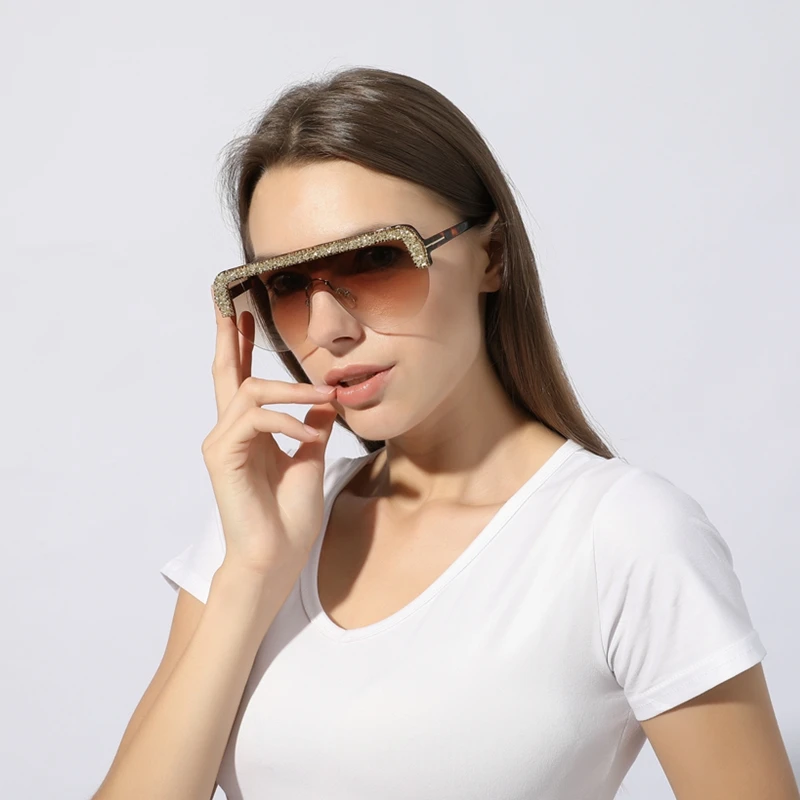 Модные негабаритные солнцезащитные очки на плоской подошве женские брендовые