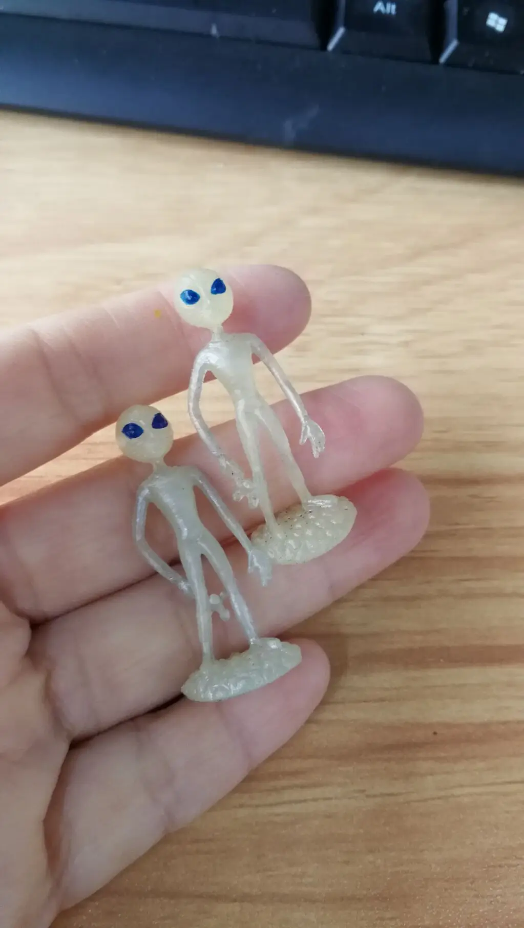 Мини-ca 4 см ПВХ светящиеся игрушки aliensModel 2 шт./компл. из печати | Игрушки и хобби