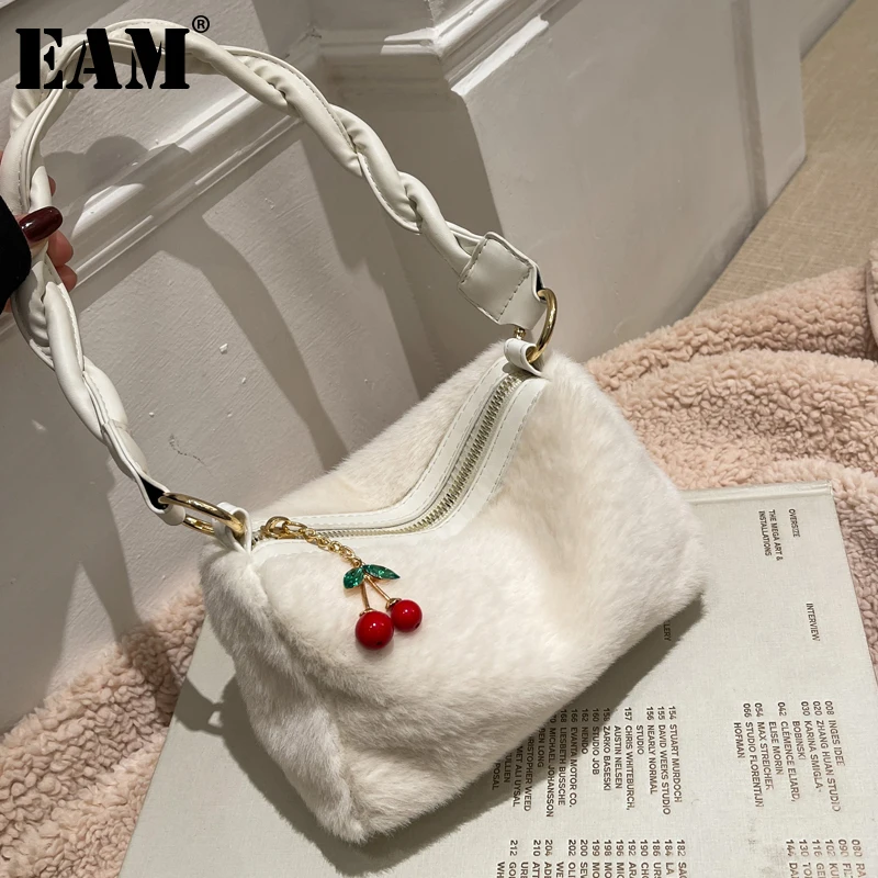 

[EAM] плюшевая зимняя женская сумка, новинка 2021, модная меховая сумка на одно плечо, универсальная женская сумка-мессенджер High Sense 18A6122