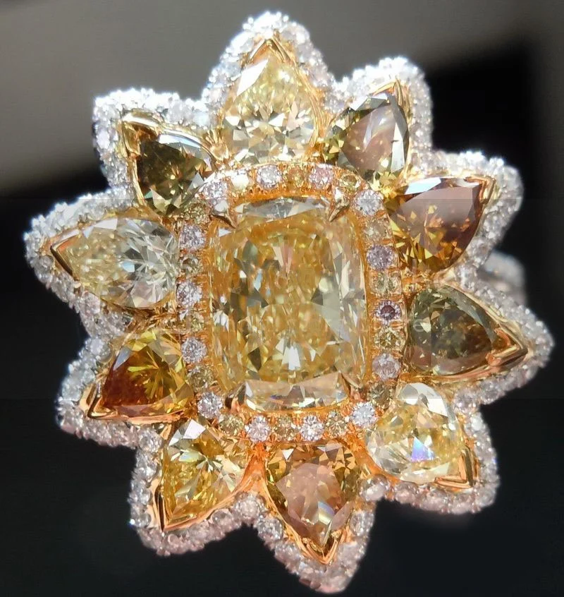 Кольцо с кристаллами и цветами Женское кольцо драгоценным камнем роскошное