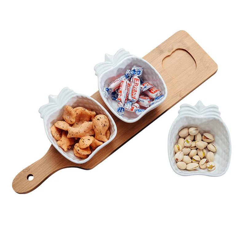 Чистые белые керамические тарелки с бамбуковым деревянным поддоном креативные 3