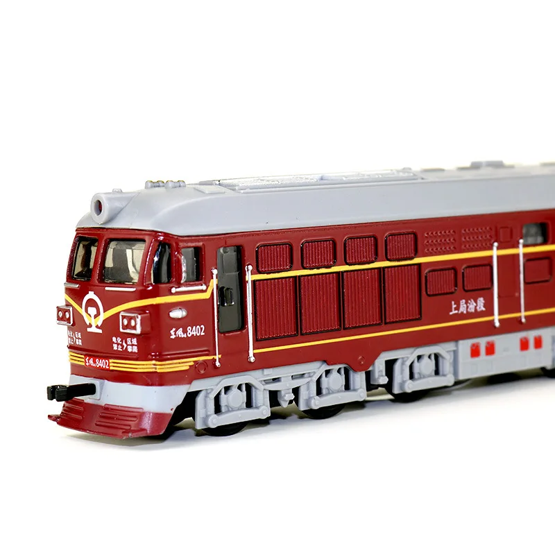 Классический Ностальгический 1: 87 Dongfeng 8402 модель сплава поезда звук и свет