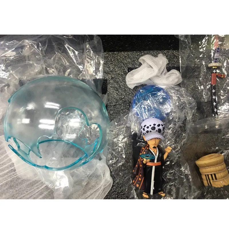 

4" Anime One Piece Trafalgar Law The Red Heart Pirates Trafalgar D Water Law Original Version GK Action Figure Toy BOX 10CM Q429
