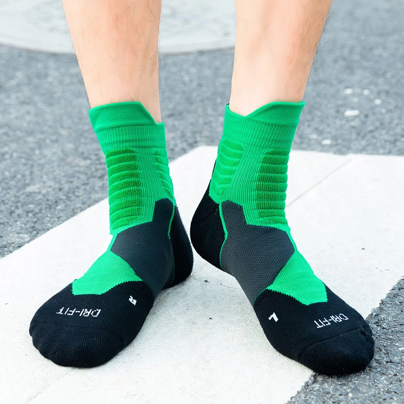 

Sports Anti Slip Basketball Socks Cotton Men Sports Socks Antibacterial Anti-Pilling Medium Tube Socks Fast-Drying Breathable