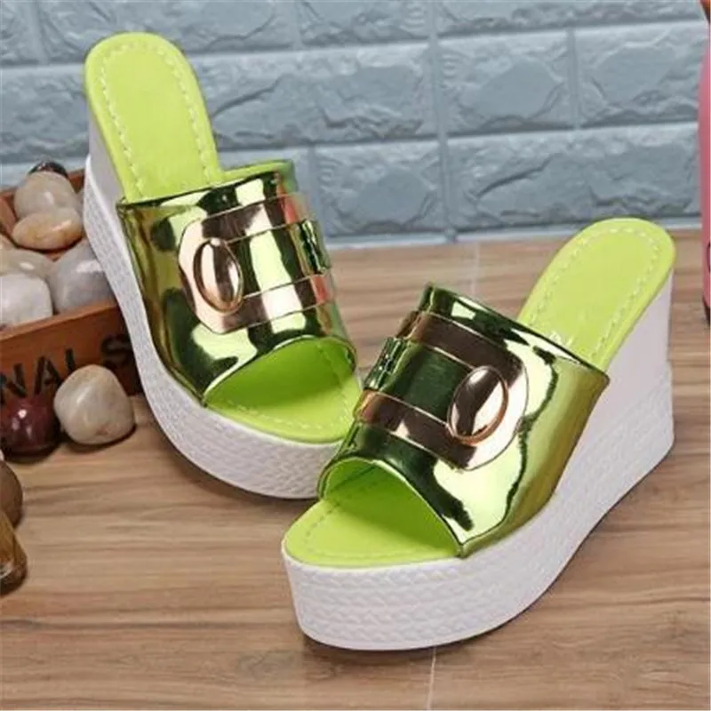 Сланцы женские со стразами летние тапочки сандалии на танкетке шлепанцы | Обувь