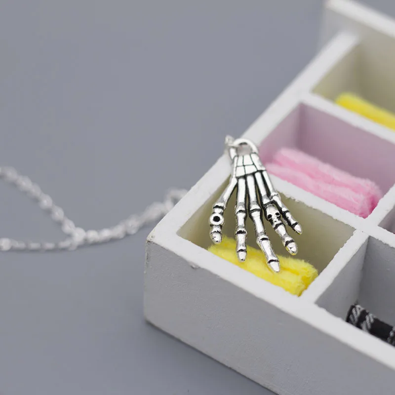 Simple Personality Skull Shaped Pendant Necklace Creative Long Chain Clavicle Necklaces for Women Fashion Collares Jewelry XL884 | Украшения