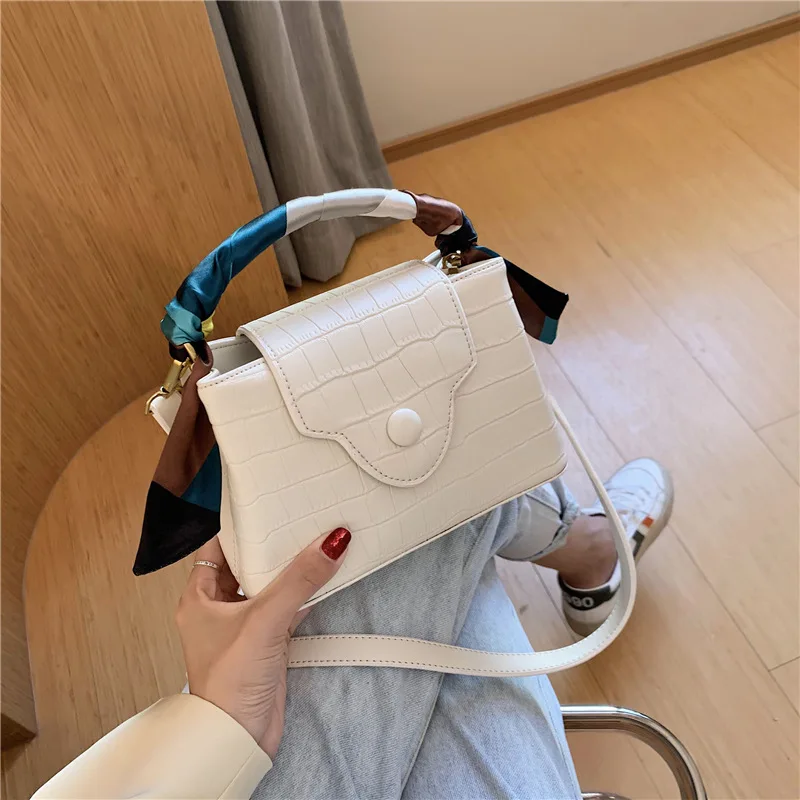 

2020 New Summer Fashion Silk Scarf Portable Messenger Bag Bucket Bag