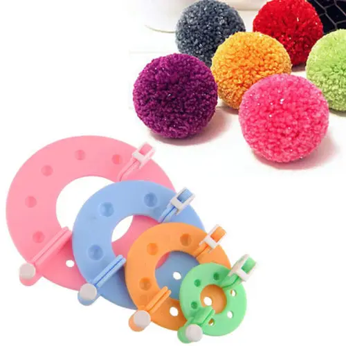 1Set 4 Sizes DIY Sewing Tools Pompon Set Plastic Pom Maker Clover Fluff Ball Weaver Needle Craft Knitting Tool Color Random - купить по