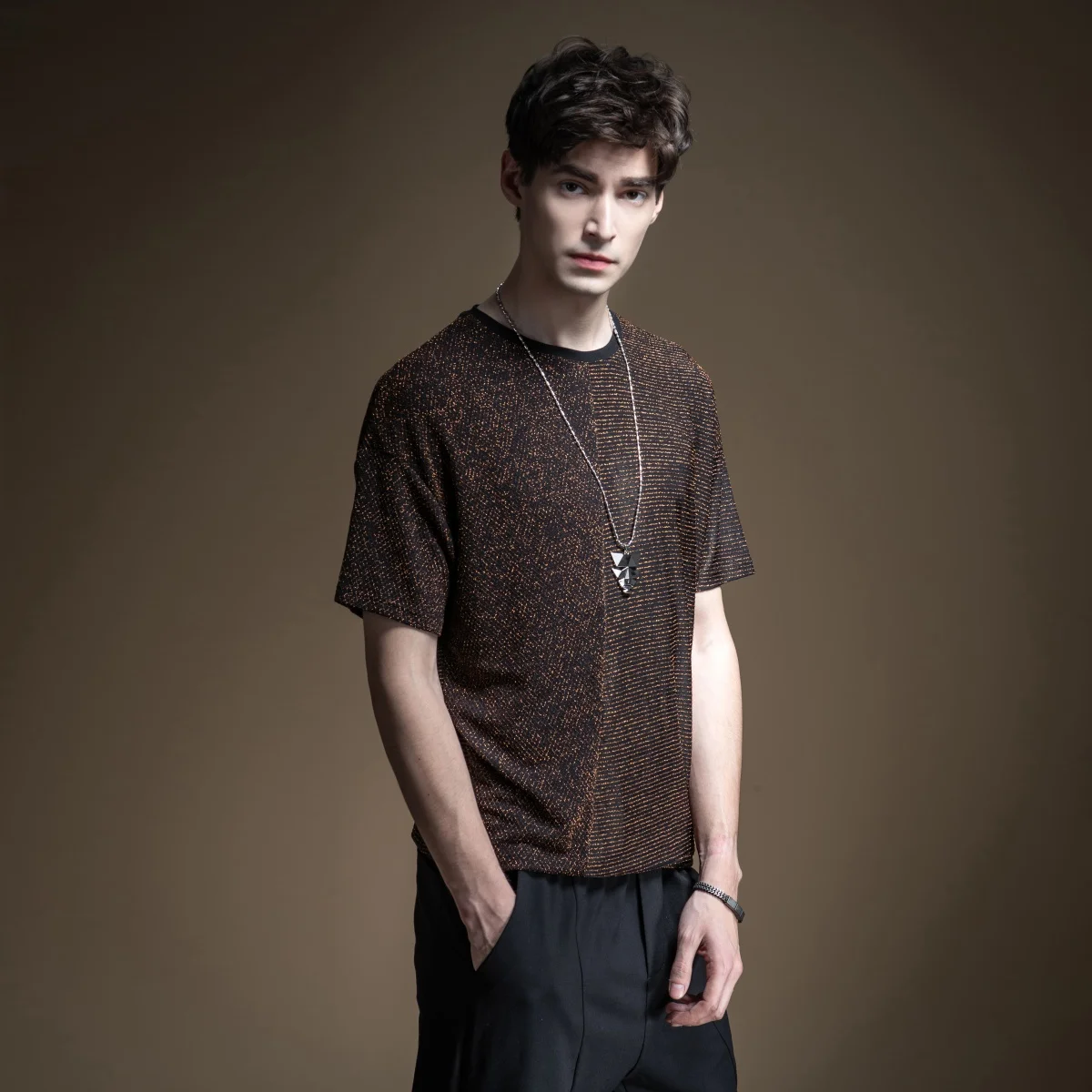 

Pinli 2020 Spring New O-neck Nylon Casual Solid Men's High Quality Glitter Fabric Casual Short Sleeve T-shirt B201311034