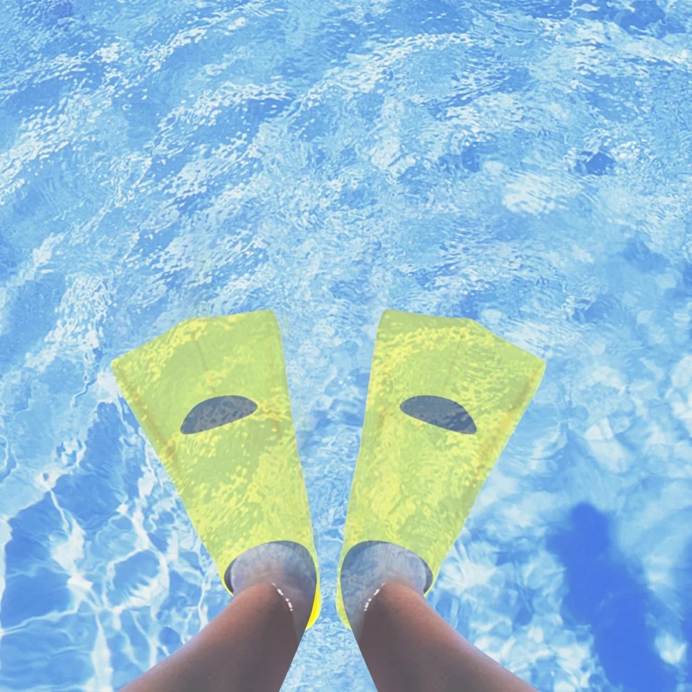 

1 Pair of Silicone Diving Flippers Training Swim Fins Swimming Supplies (Yellow)
