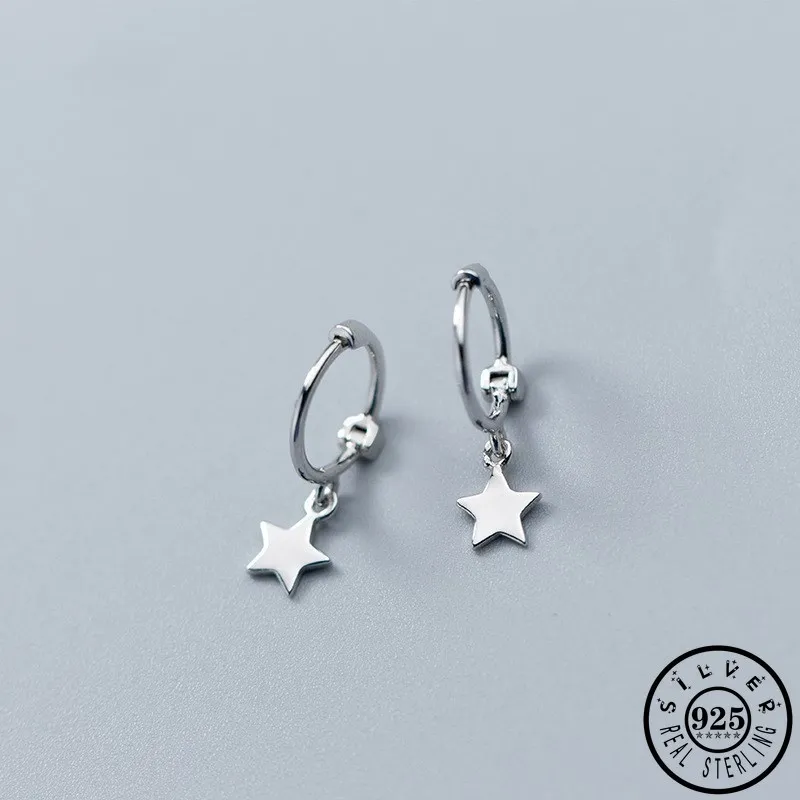 Женские серьги-кольца из серебра 925 пробы с подвеской в виде маленькой звезды |