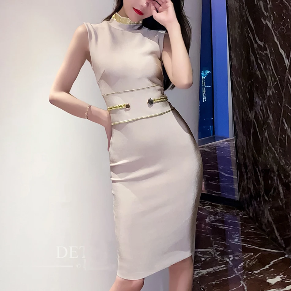 Женское облегающее платье без рукавов абрикосовое на новый год для вечеринки