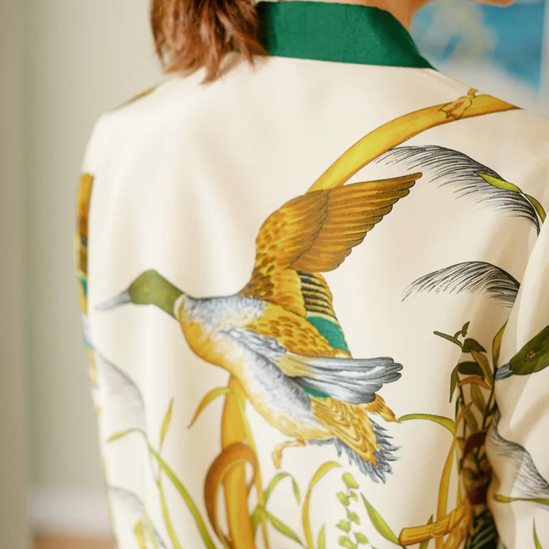 

Retro printed silk blouse female in the spring of 2020 the new long sleeve shirt loose silk shirt