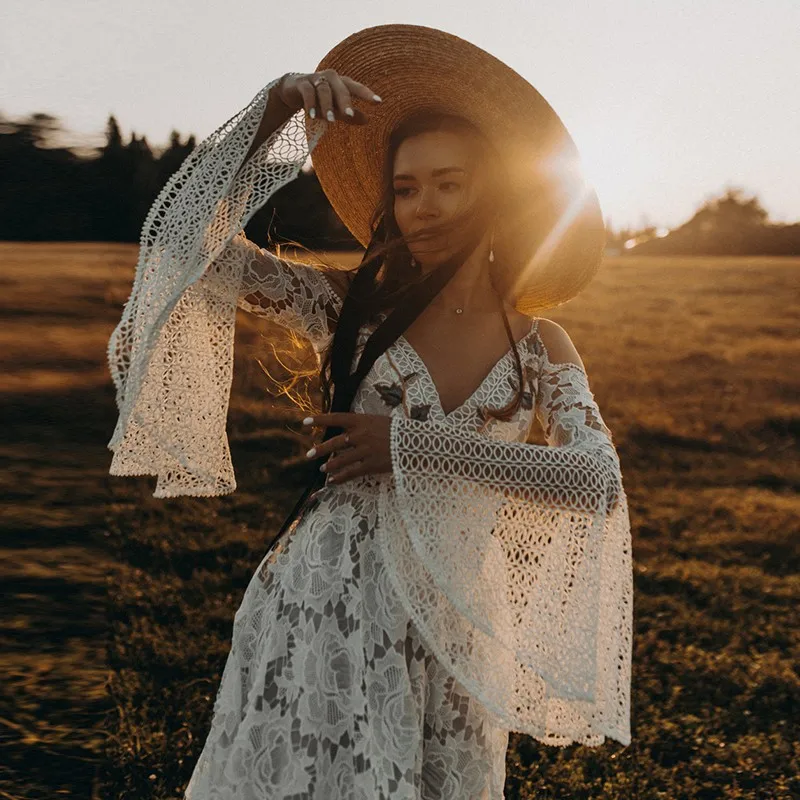 Винтажное свадебное платье UMK в стиле бохо с расклешенными рукавами кружевное V