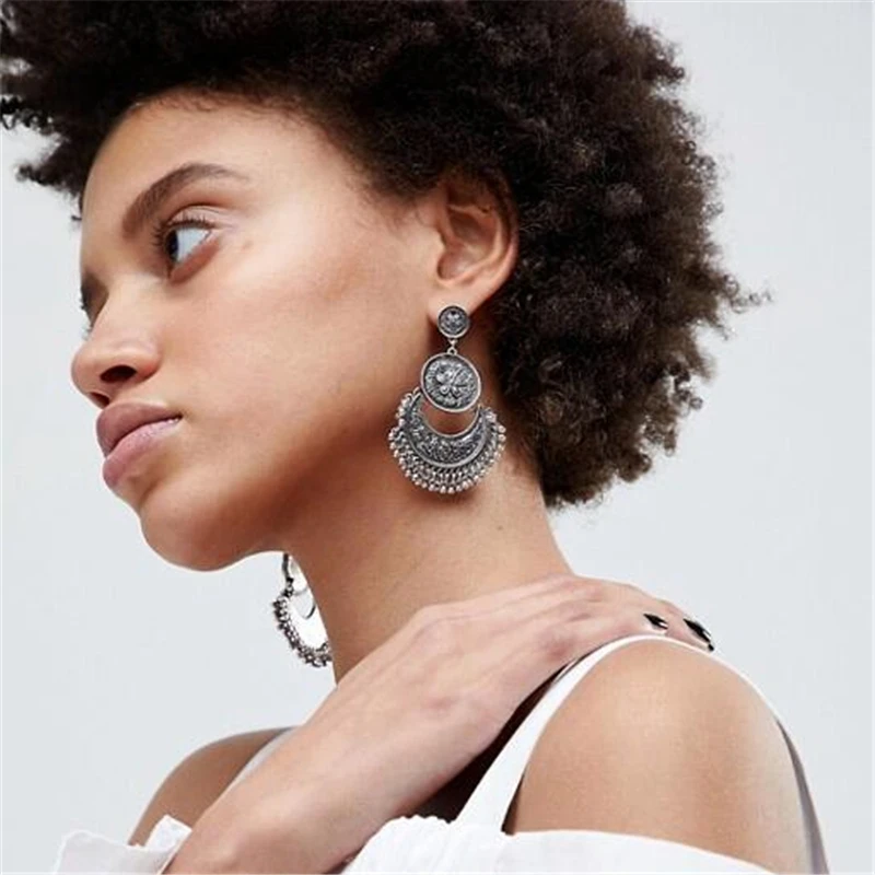 

HuaTang Vintage Gold Silver Color Relief Tassel Earrings For Women Alloy Hoop Earrings Pendientes Jewelry Oorbellen Brincos 3380