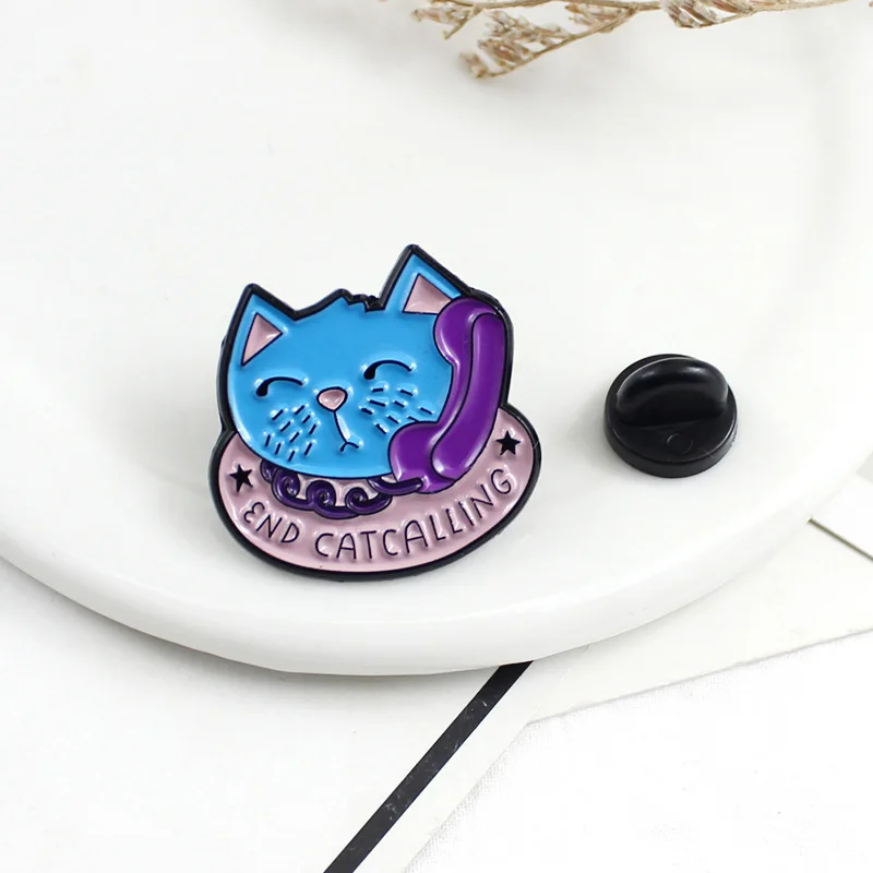 

Cat Endcalling Brooch Funny Pin Luxury Telephone Jewelry Animals Fashion Brooches Creative Chest Brooch Beautiful Cute Badges