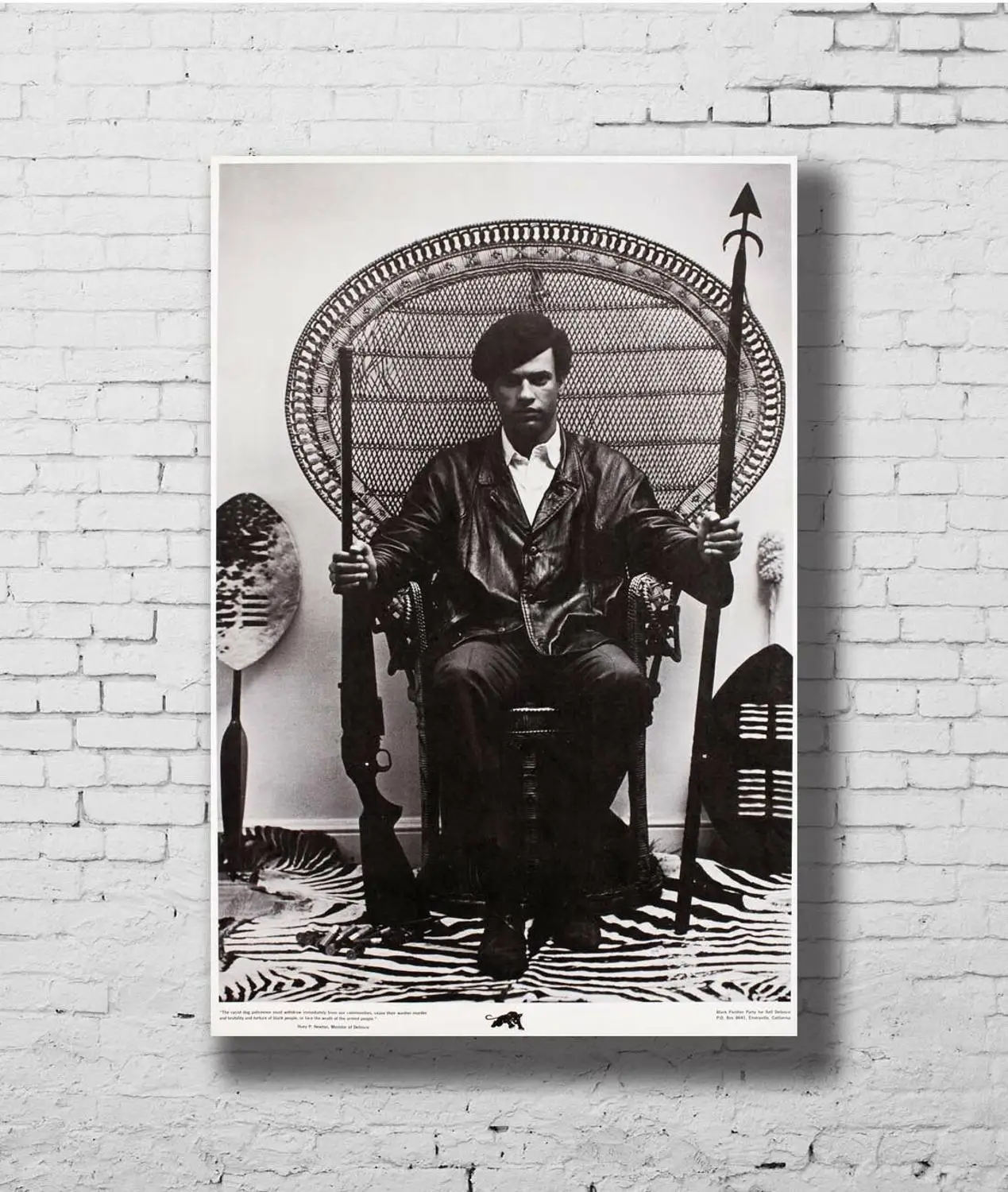 Huey Ньютона имейте в виду что плетеное кресло Искусство Шелковый постер