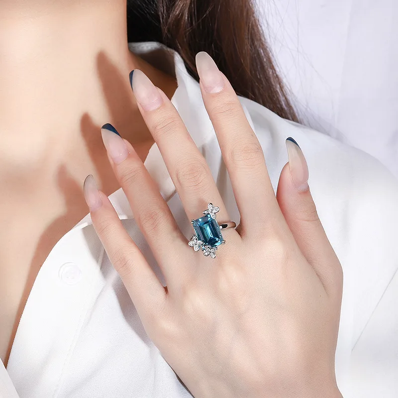 Женское кольцо серебряного цвета с бирюзовым камнем | Украшения и аксессуары