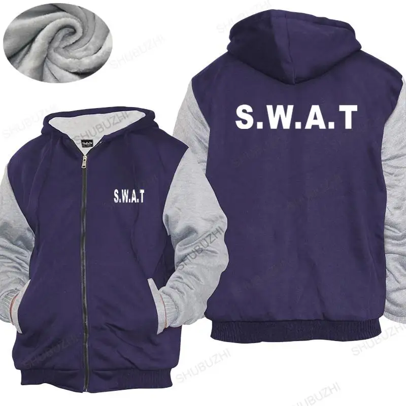 

Hoodies & Sweatshirts
