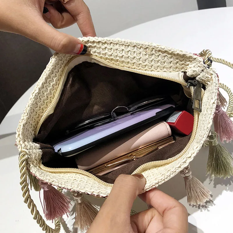 

Women Knitted Shoulder Bag Ethnic Tassel Large Capacity Crossbody Bag with Small Strap TC21