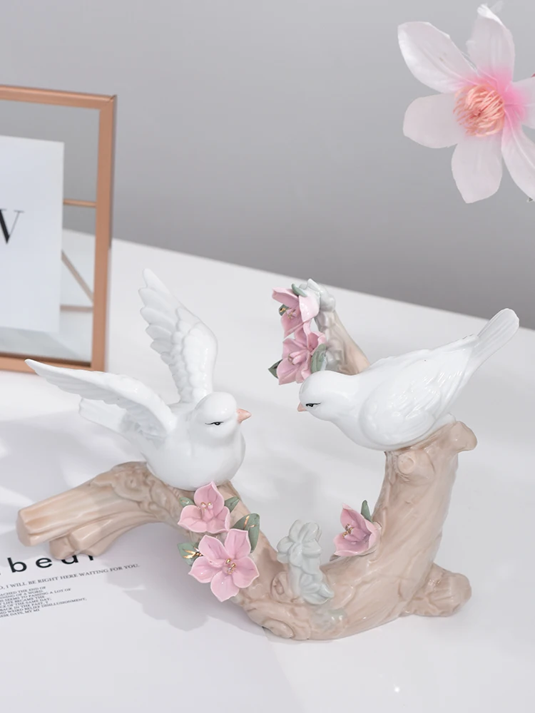 

Bird Ceramic Ornaments Painted Animal Sculpture Branches Flowers Desktop Crafts Office Good Luck Ornaments Home Decorations