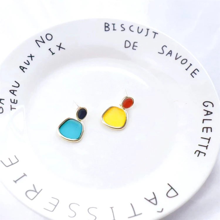 2019 корейские желтые синие ассиметричные серьги милые маленькие гвоздики для