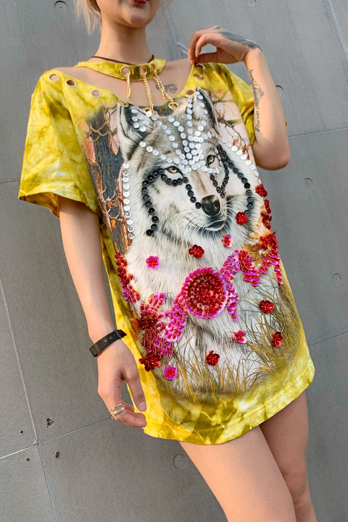 

Thai tide brand 2019 summer new wolf head cotton tie-dye handmade heavy industry sequin chain sexy female T-shirt summer