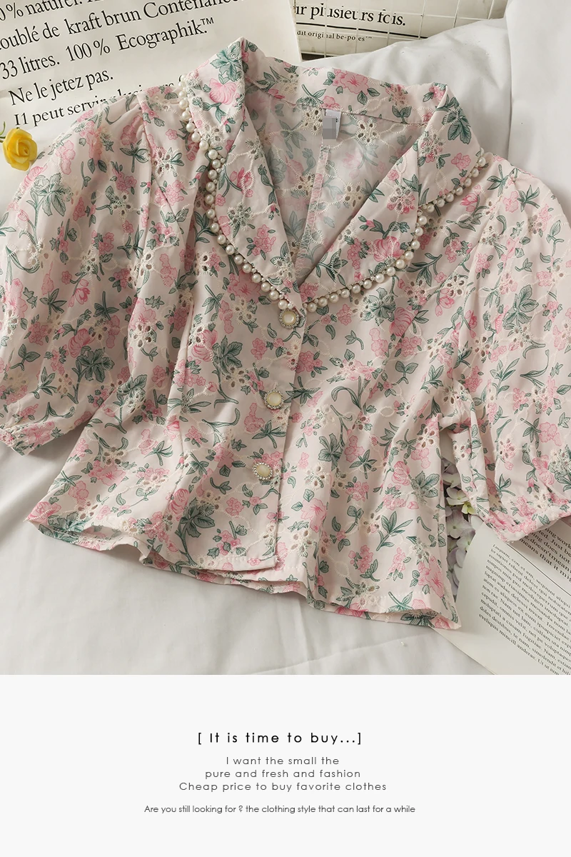 

2021 Vintage flower print bubble sleeves shirt women's beads collar tops
