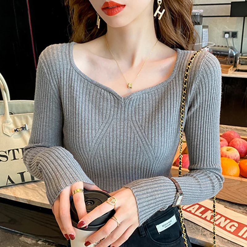 V-neck top sweater 2021 new autumn women's long sleeved sweater lazy wind bottomed shirt