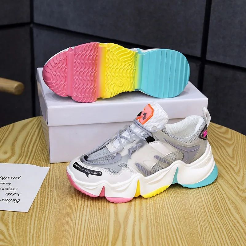 Женские кроссовки на массивной подошве летние дышащие радужной расцветки