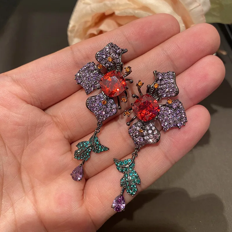 

Модные трендовые серьги, серьги-гвоздики в форме цветов для женщин, винтажные Необычные темпераментные серьги-гвоздики для женщин, Изящные ...