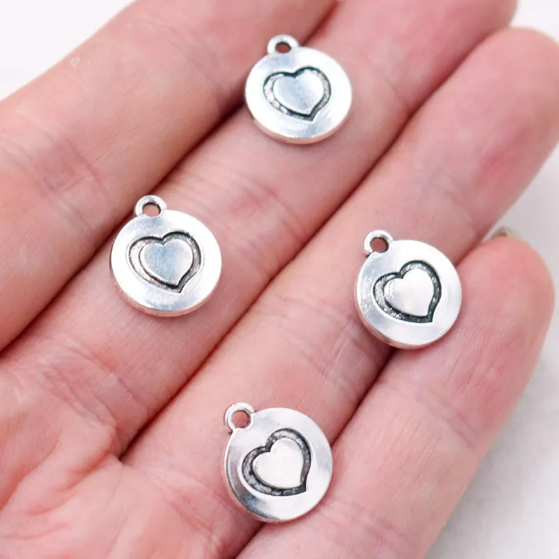 Рисунок 3 - посеребренные круглые мини-подвески в виде сердец